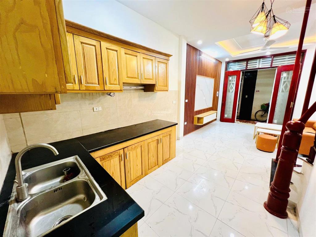 Cần bán gấp nhà an thắngbiên giang 30m2 x 5 tầng,ngõ thông cách 1 nhà ra ôtô,gần ql6 mở rộng 600m