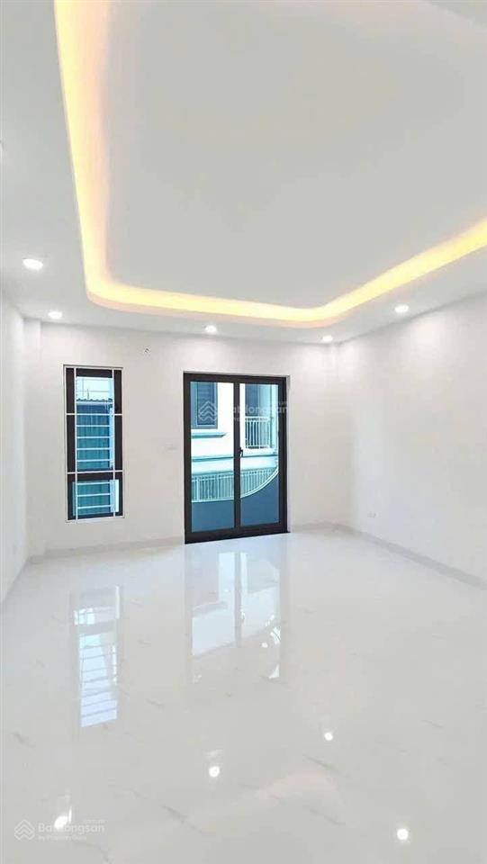Cc cần tiền bán vội nhà 39m đủ nội thất,ngõ ôtô đến cửa,500m ra đh sư phạm tdtt,ql6 mở rộng 1km