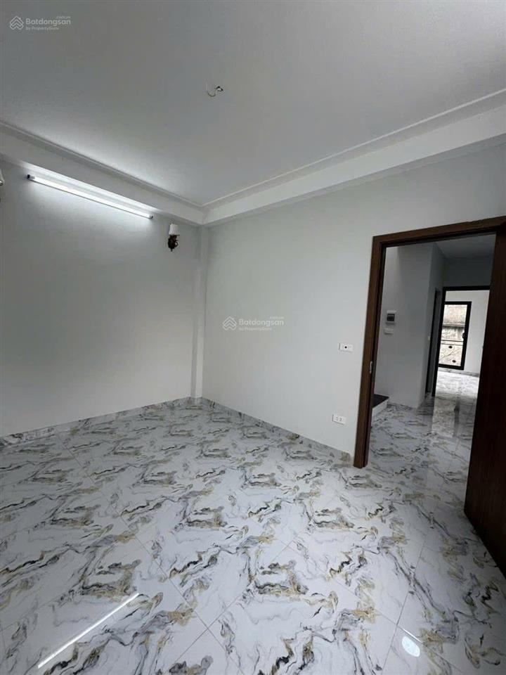 Cc cần tiền bán vội nhà 39m đủ nội thất,ngõ ôtô đến cửa,500m ra đh sư phạm tdtt,ql6 mở rộng 1km