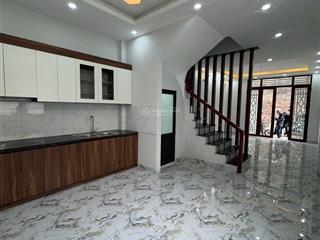 Cc cần tiền bán vội nhà 39m đủ nội thất,ngõ ôtô đến cửa,500m ra đh sư phạm tdtt,ql6 mở rộng 1km