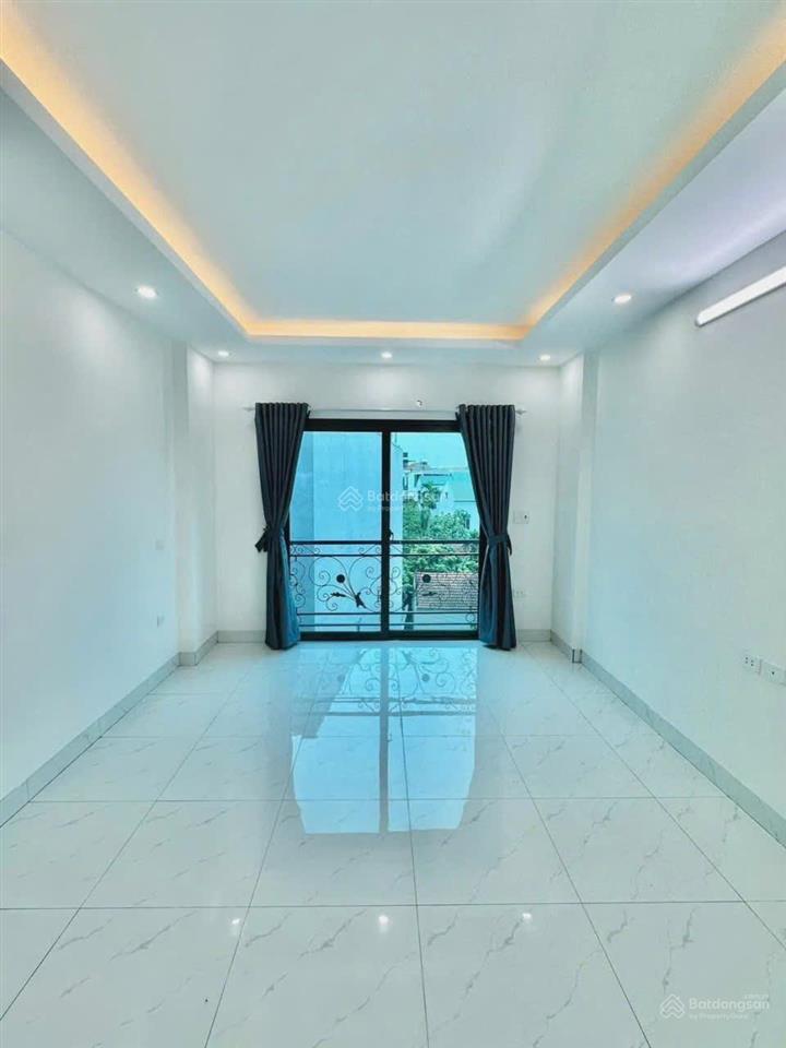 Giá tốt,nhà trong đê ngay ql6,cây xăng đồng mai, ôtô đỗ cổng,vài phút ra tầu điện,bến xe yên nghĩa