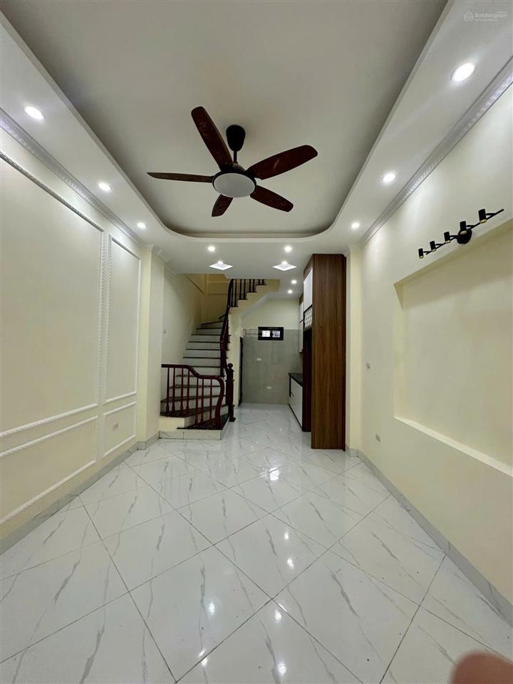Nhà 4t, ôtô đỗ cửa, đủ nội thất, ngay trục chính, sát chợ, 7p lên bx yên nghĩa. giá 2,6 tỷ