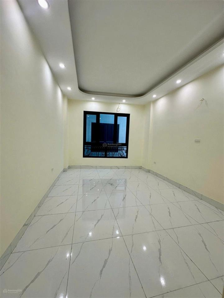 Nhà 4t, ôtô đỗ cửa, đủ nội thất, ngay trục chính, sát chợ, 7p lên bx yên nghĩa. giá 2,6 tỷ
