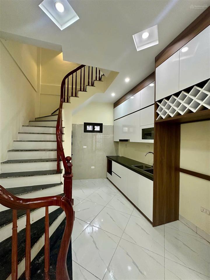 Nhà 4t, ôtô đỗ cửa, đủ nội thất, ngay trục chính, sát chợ, 7p lên bx yên nghĩa. giá 2,6 tỷ