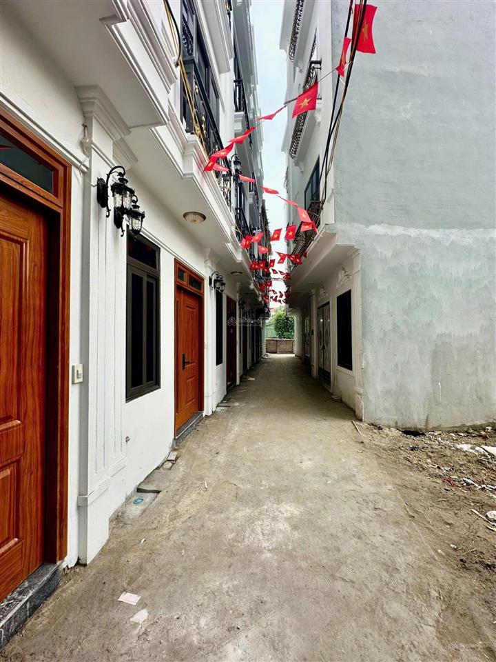 Nhà 4t, ôtô đỗ cửa, đủ nội thất, ngay trục chính, sát chợ, 7p lên bx yên nghĩa. giá 2,6 tỷ