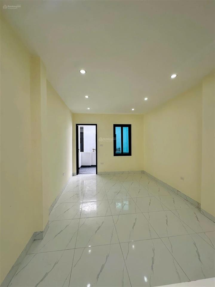 Bán gấp nhà (40m2x4t)trong đê đồng mai, 300m ra ql6, gần bxe yên nghĩa, nội thất đầy đủ, về ở ngay