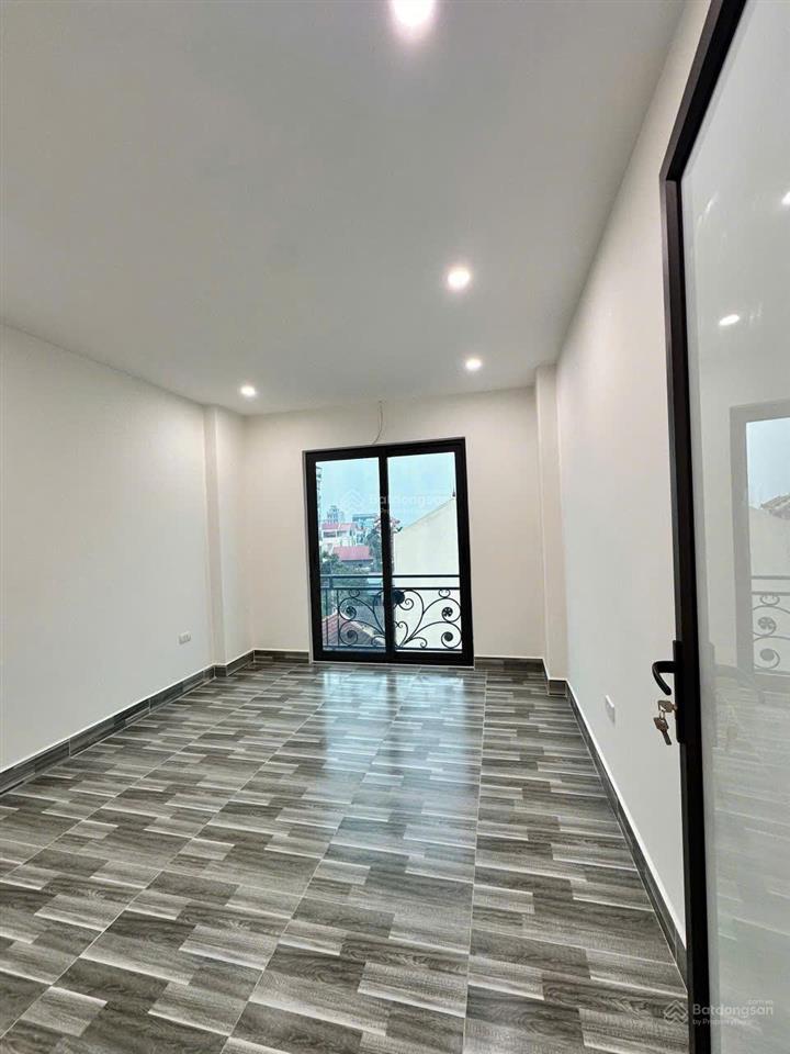 Cắt lỗ gấp nhà đại thành, 50m2 ô tô đỗ trước nhà, gần vđ4 cách khu đô thị đô nghĩa, đh phenika 3km