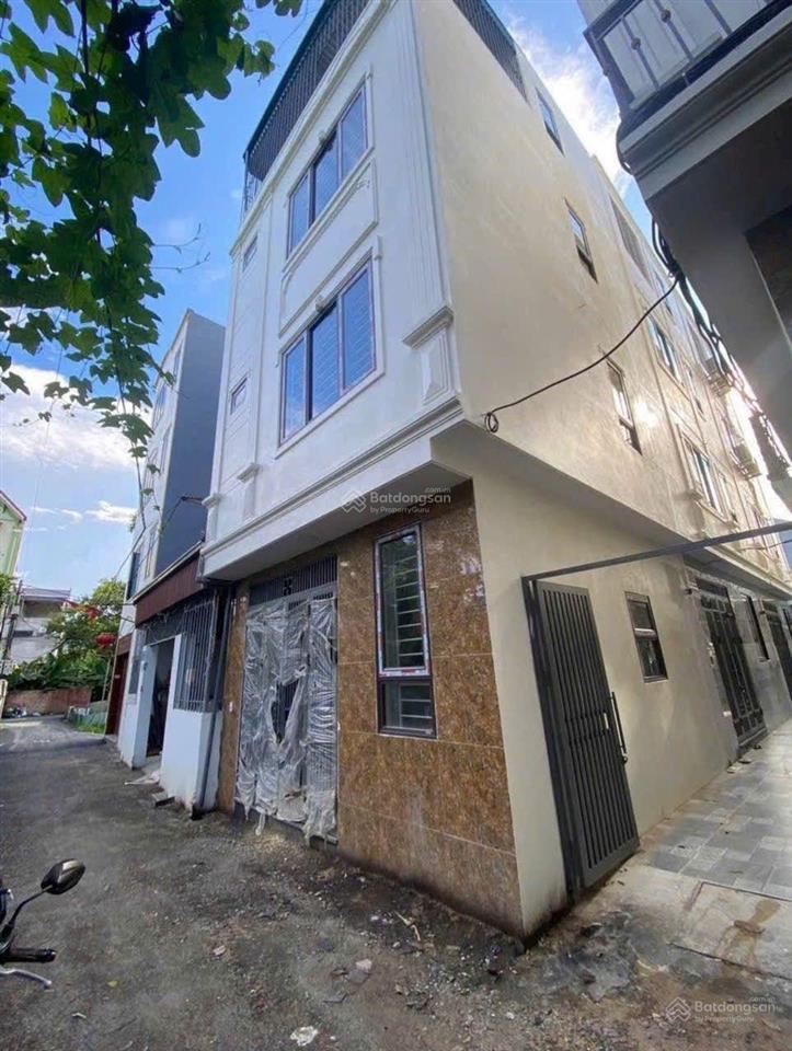 Tôi cc ngộp bank muốn bán gấp nhà mới 4t ngõ thông otô.gần hồ an thắng,600m ra ql6 mở rộng,nhô 3 tỷ