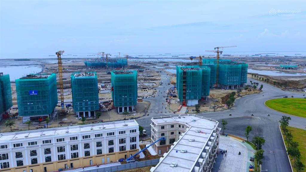Lời ngay 15 tỷbiệt thự đơn lập đầu hồi 3 tầng, 471.8m2 đất, giá bán 55,84tỷ sử dụng voucher tt 30%