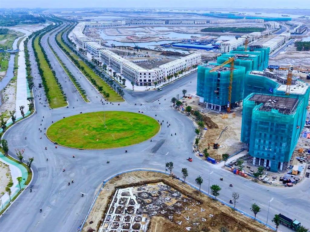 Lời ngay 15 tỷbiệt thự đơn lập đầu hồi 3 tầng, 471.8m2 đất, giá bán 55,84tỷ sử dụng voucher tt 30%