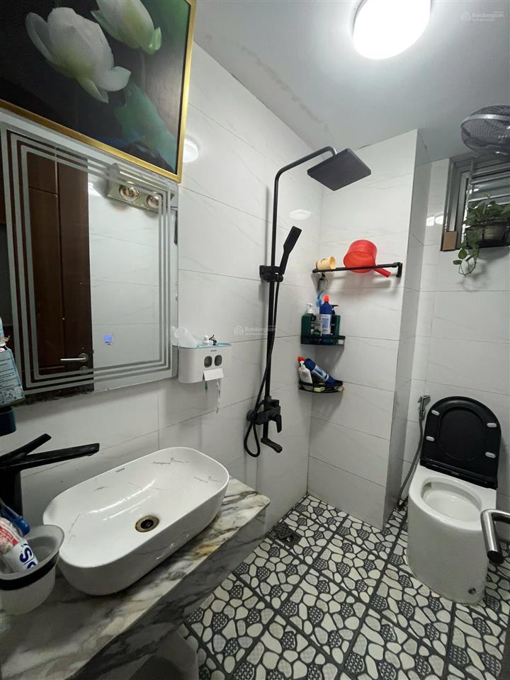 Em cần bán nhanh căn 83m view hồ hh1c linh đàm giá tốt