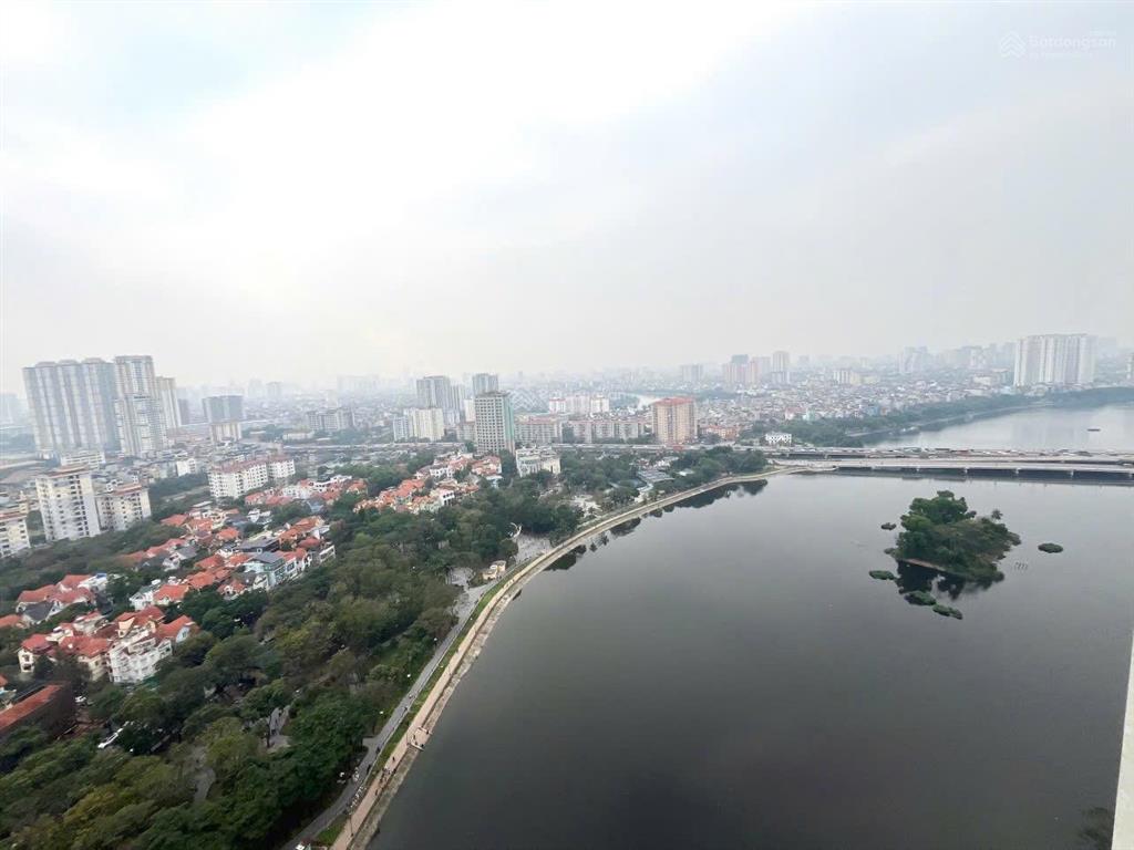 Chính chủ cần bán căn 2 phòng ngủ khung tầng được cấp phép view hồ,  0982 984 ***
