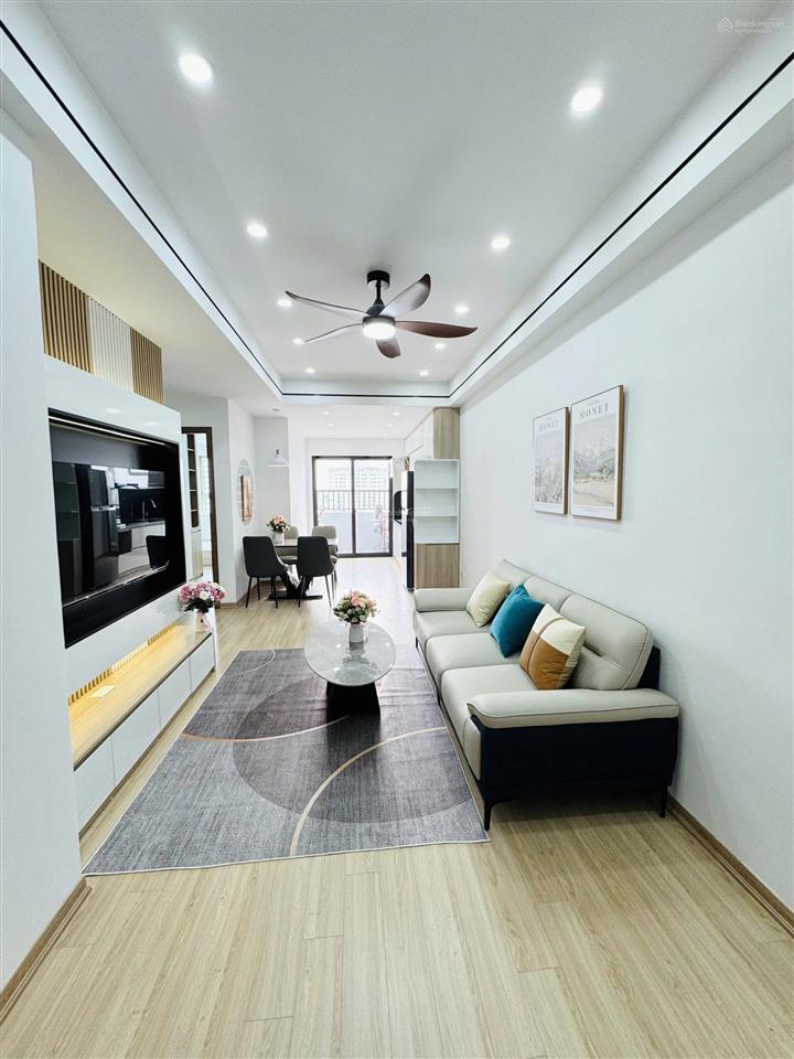 Chính chủ cần bán căn 2 phòng ngủ khung tầng được cấp phép view hồ,  0982 984 ***