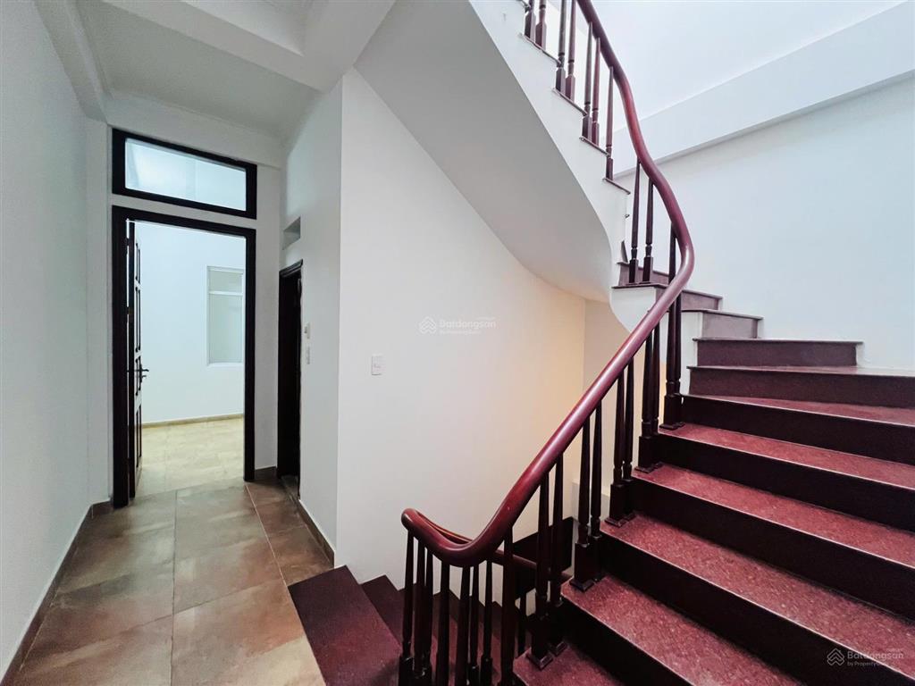 Cc bán nhà 5 tầng khu phân lô có vỉa hè rộng 8a ngõ 124 phố hoàng ngân hai thoáng, ô tô tránh