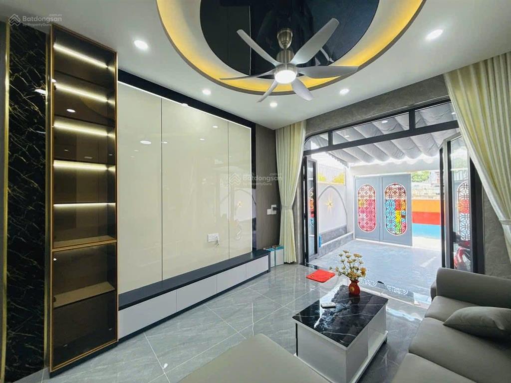 Nhà mới đẹp 4 phòng ngủ ngay trạm thu phí 26 đồng khởi phường tân phong 3tỷ680