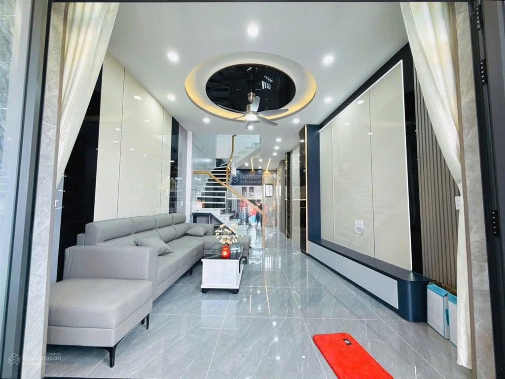 Nhà mới đẹp 4 phòng ngủ ngay trạm thu phí 26 đồng khởi phường tân phong 3tỷ680