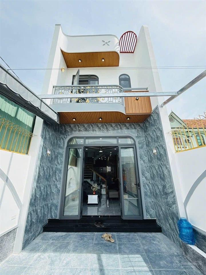 Nhà mới đẹp 4 phòng ngủ ngay trạm thu phí 26 đồng khởi phường tân phong 3tỷ680