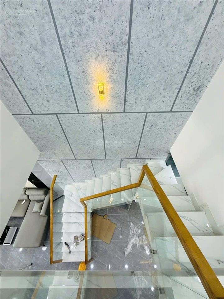 Nhà mới đẹp 4 phòng ngủ ngay trạm thu phí 26 đồng khởi phường tân phong 3tỷ680