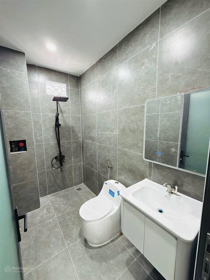 Nhà mới đẹp 4 phòng ngủ ngay trạm thu phí 26 đồng khởi phường tân phong 3tỷ680