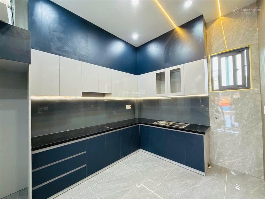 Nhà mới đẹp 4 phòng ngủ ngay trạm thu phí 26 đồng khởi phường tân phong 3tỷ680