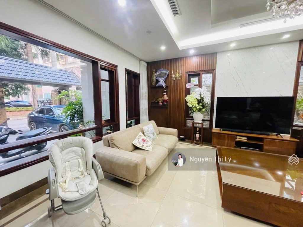 Biệt thự vip handiresco sân vườn đẳng cấp thang máy nhập khẩu nội thất gỗ óc chó (qtll10045)