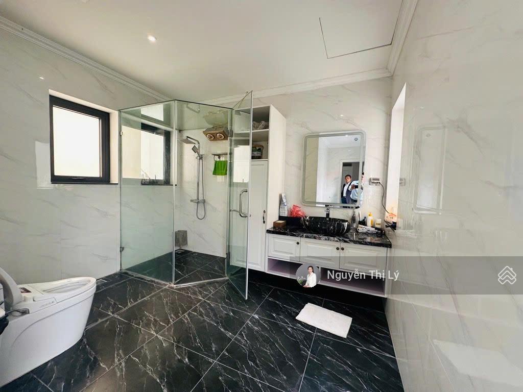 Siêu biệt thự trần kim xuyến lô góc 6 tầng có hầm view vườn hoa đẳng cấp 5 sao (qtll10093)