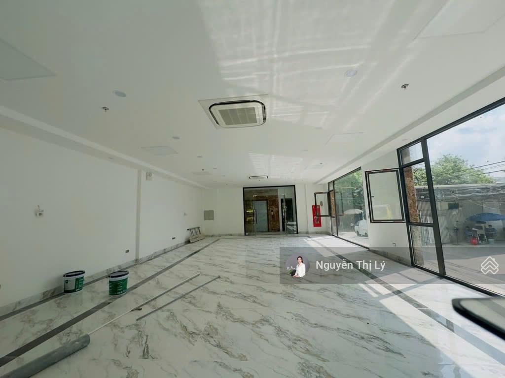 Toà văn phòng mặt phố hồ tùng mậu, lô góc, 3 mặt thoáng, mặt tiền 8m, vỉa hè 12m