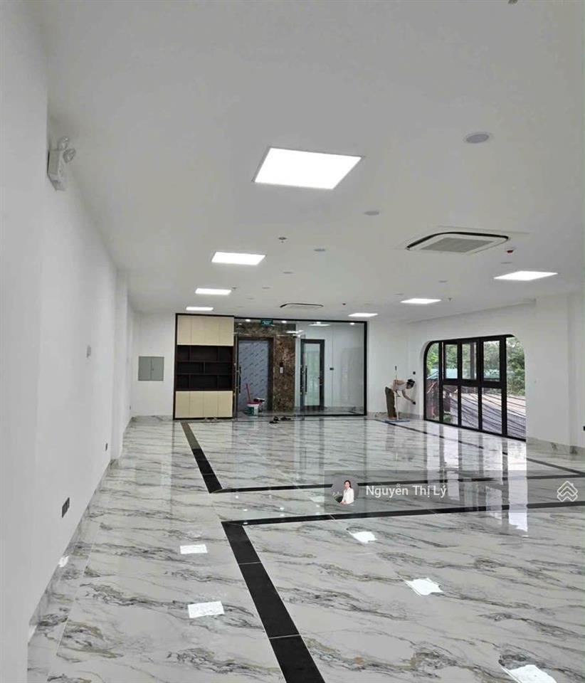 Toà văn phòng mặt phố hồ tùng mậu, lô góc, 3 mặt thoáng, mặt tiền 8m, vỉa hè 12m