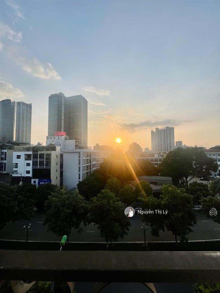 Cực phẩm mặt phố nguyễn văn huyên building 10 tầng dòng tiền 400 tr/tháng, dt 190m2, mt 8.1m