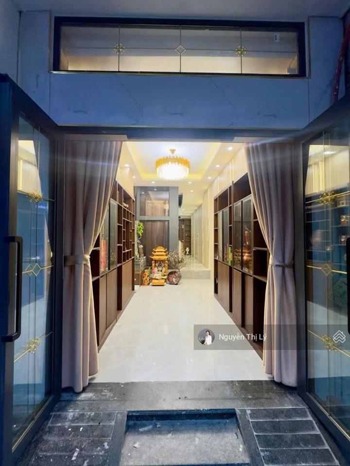 Mặt phố lạc long quân vỉa hè rộng ô tô tránh 6 tầng thang máy view trọn hồ tây
