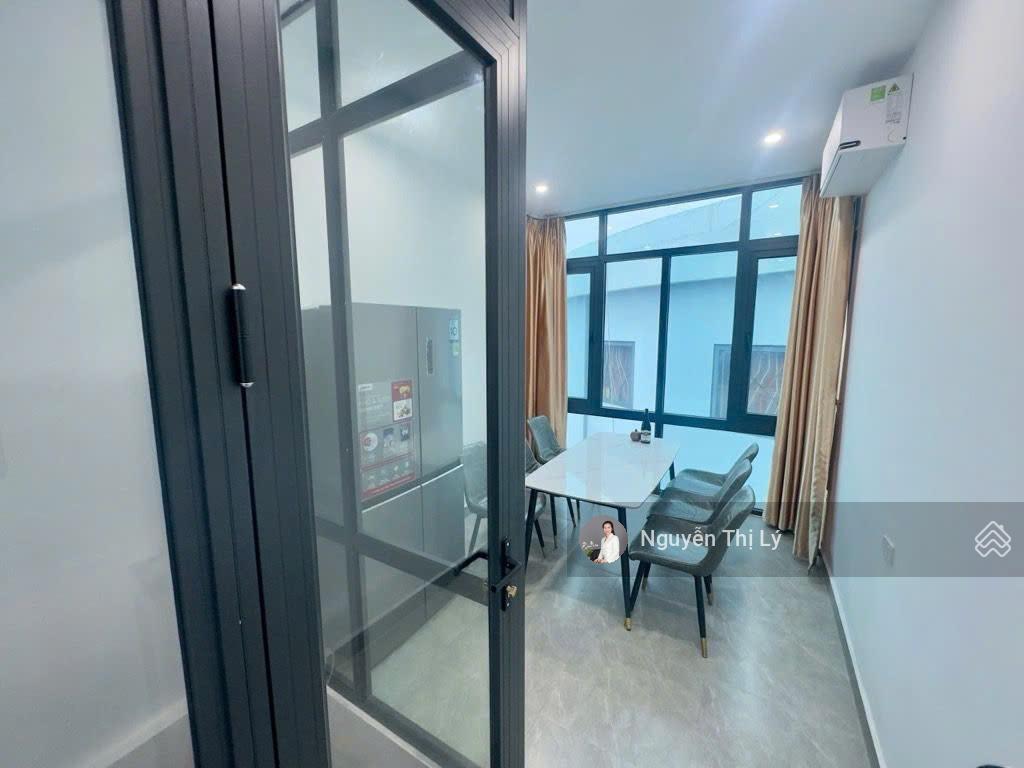 Mặt phố lạc long quân vỉa hè rộng ô tô tránh 6 tầng thang máy view trọn hồ tây
