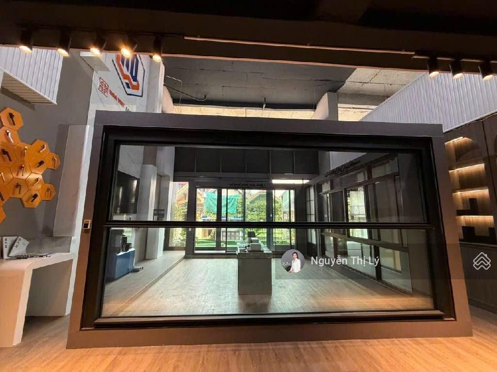 Siêu building vp lạc long quân ô tô tránh + vỉa hè 8 tầng thang máy mặt tiền khủng (rthl10075)