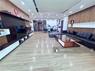 Cần bán căn hộ cao cấp tầng 20 171m² 4pn rộng nội thất cao cấp ngay trung tâm mỹ đình