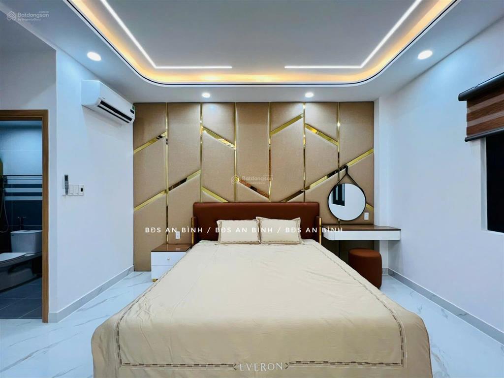 Bán dãy nhà phố liền kề 818 lê trọng tấn. (4m*20m  9tỷ400), đường nhựa 12m, 2 oto tránh nhau