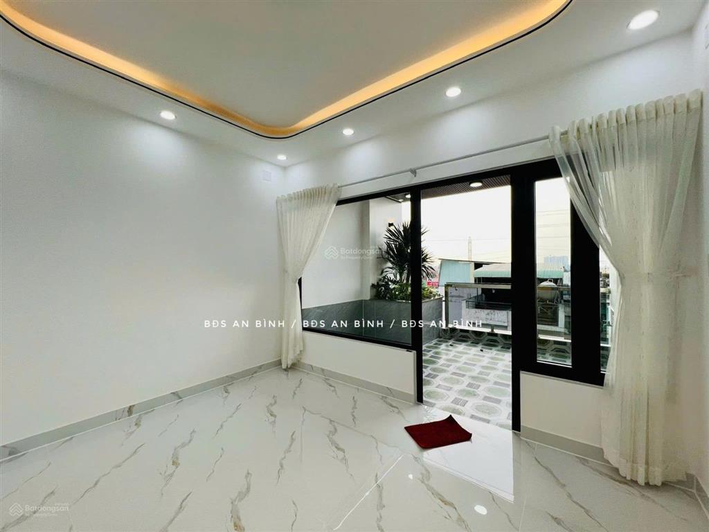 Bán dãy nhà phố liền kề 818 lê trọng tấn. (4m*20m  9tỷ400), đường nhựa 12m, 2 oto tránh nhau