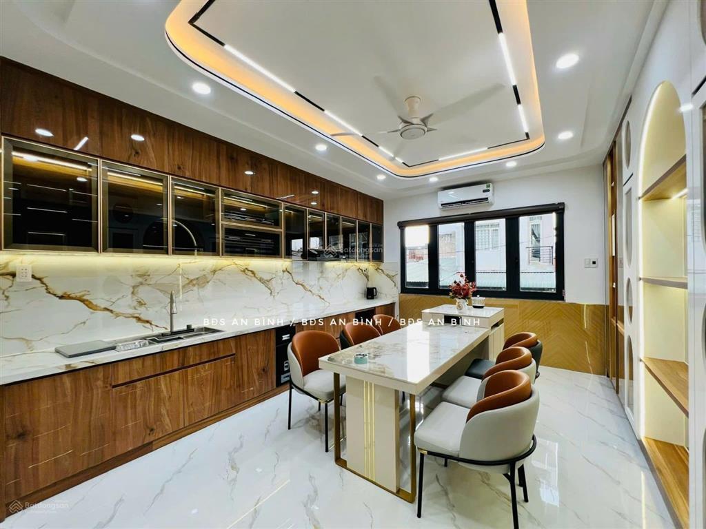 Bán dãy nhà phố liền kề 818 lê trọng tấn. (4m*20m  9tỷ400), đường nhựa 12m, 2 oto tránh nhau