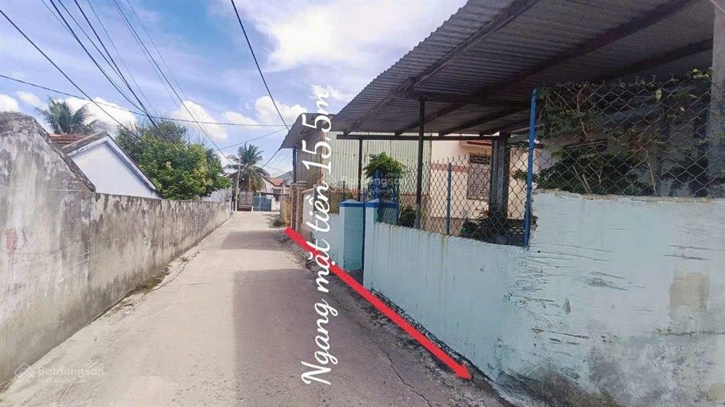 Biển dốc lết căn góc 3 mặt tiền, có 2 căn nhà trên đất... hướng đông .. đường ôtô...