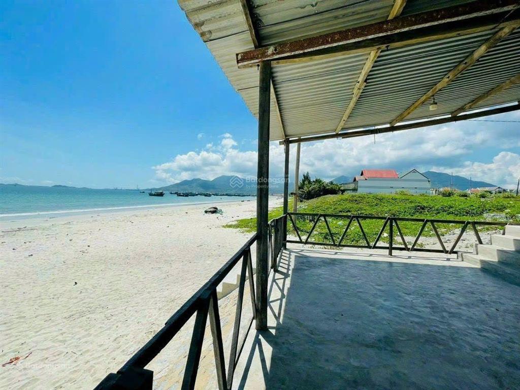 Dốc lết lô đất trực diện biển. hướng chính đông ngày bãi tắm chính