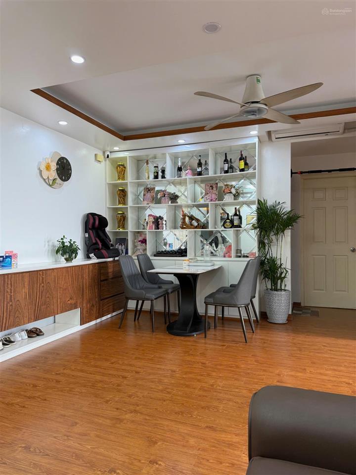 Cần bán căn 80m2 chung cư tân tây đô.