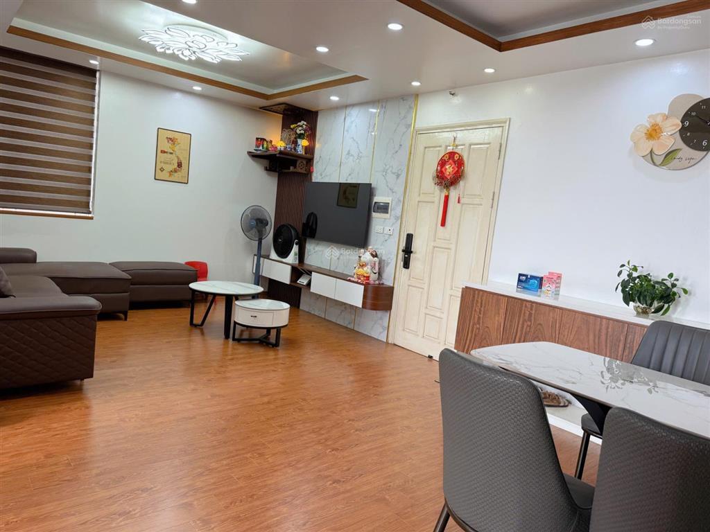 Cần bán căn 80m2 chung cư tân tây đô.