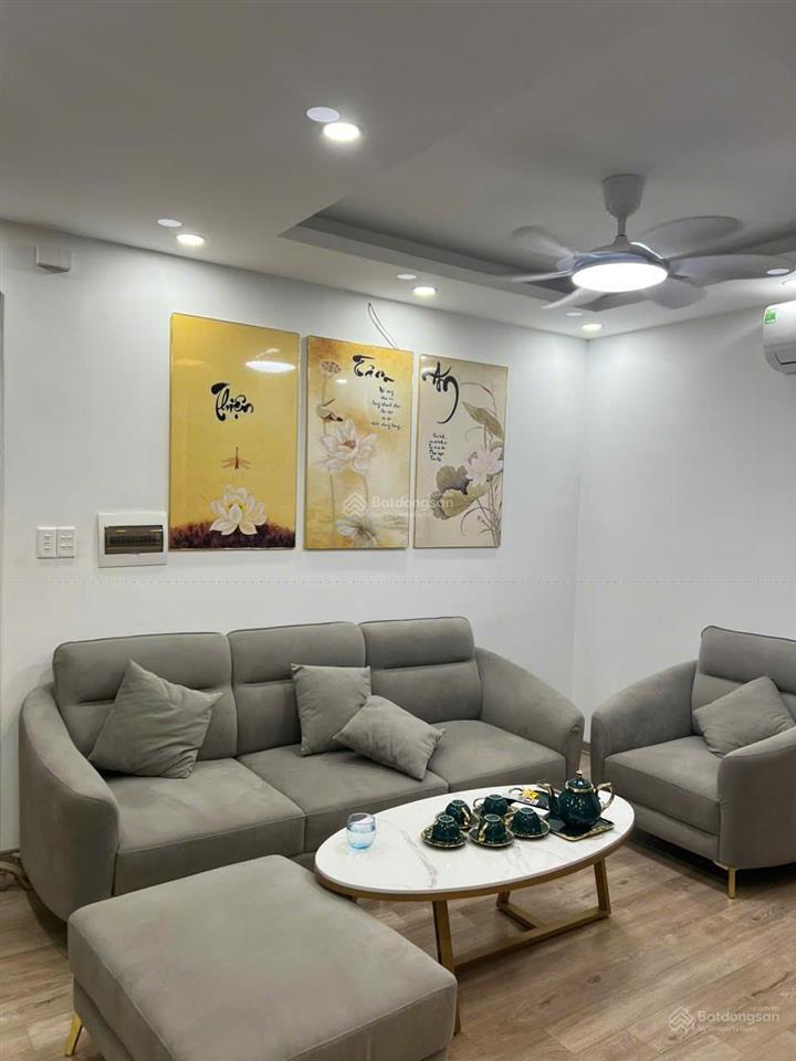 Cho thuê căn góc 3 ngủ chung cư tân tây đô.