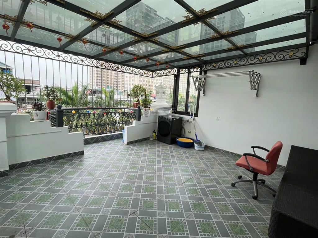 Bán gấp liền kề 95m², xây 4 tầng, có thang máy.