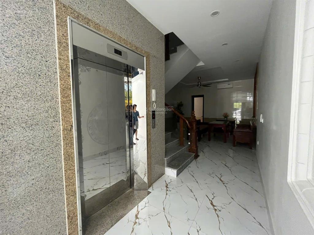Bán gấp liền kề 95m², xây 4 tầng, có thang máy.