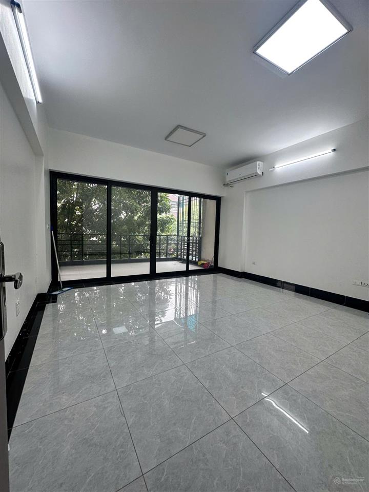 Cho thuê nhà liền kề 4 tầng hoàn thiện đẹp tại tân tây đô.