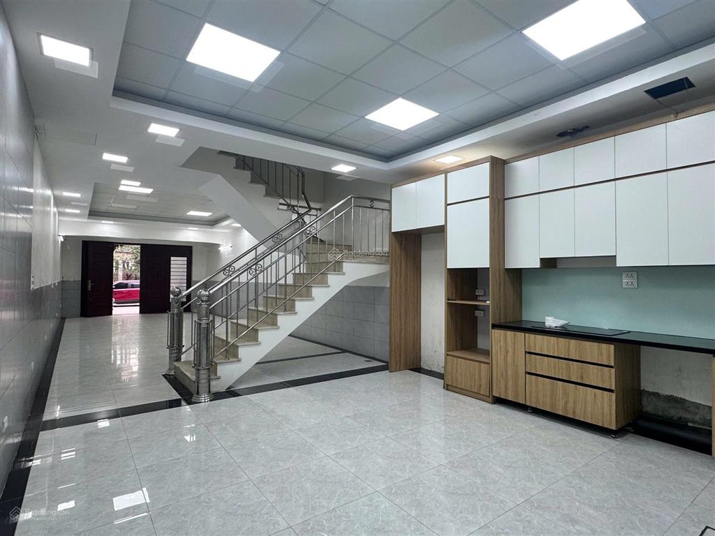 Cho thuê nhà liền kề 4 tầng hoàn thiện đẹp tại tân tây đô.