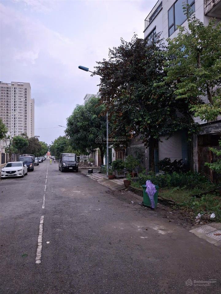 Cho thuê nhà 3 tầng dịch vụ tân tây đô