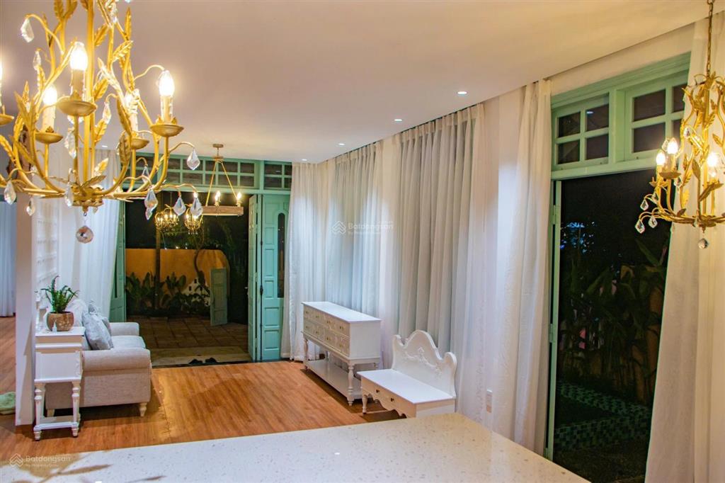 Bán villa 5 phòng hồ bơi, 199,8m2 đất ở đô thị cẩm châu, hội an, đường 10,5m trung tâm, giá 11,5 tỷ