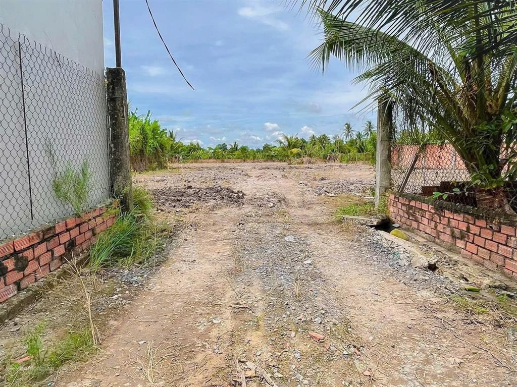 Bán đất đẹp view sông, 1800m2 tc, phù hợp cho đại gia đình tái định cư, cách cầu bến lức chỉ 5 phút