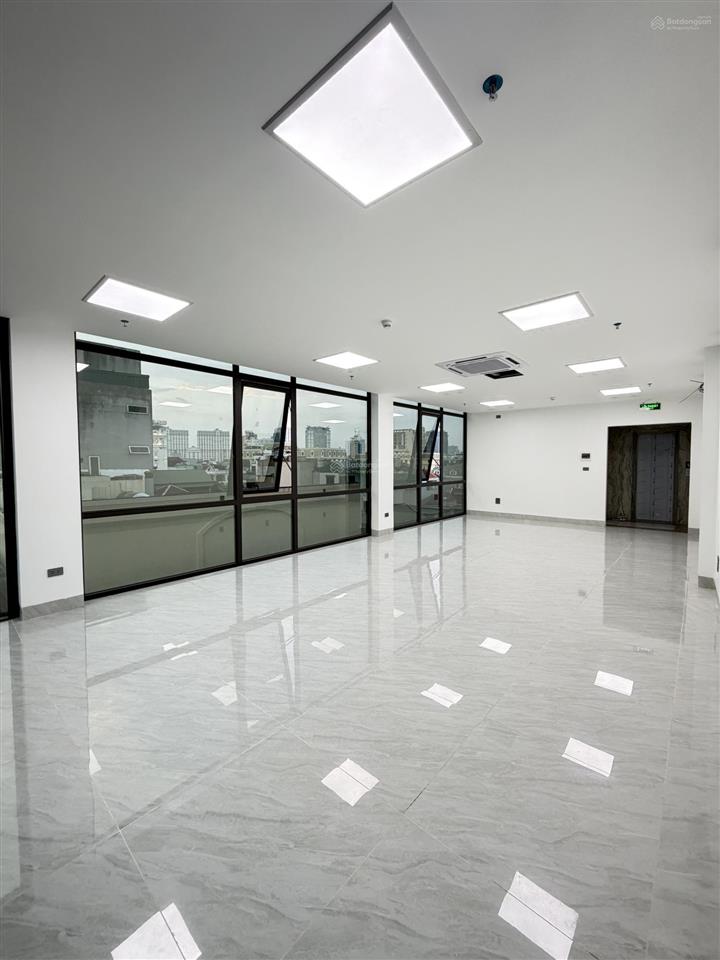 Chính chủ cho thuê văn phòng căn góc 2 mặt tiền ô chợ dừa  hoàng cầu 75  150m2 tòa nhà mới 100%