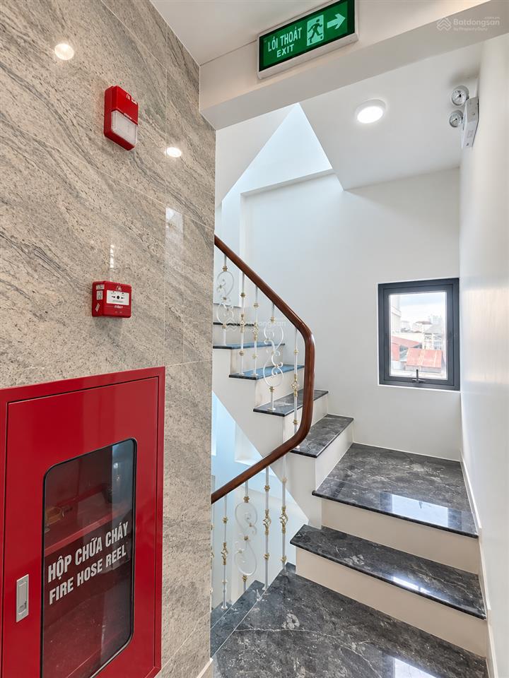 Chính chủ cho thuê văn phòng căn góc 2 mặt tiền ô chợ dừa  hoàng cầu 75  150m2 tòa nhà mới 100%
